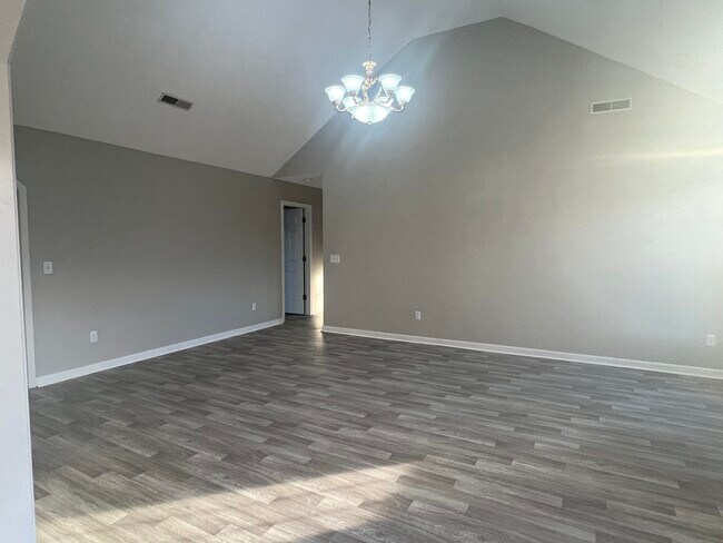 Building Photo - 1240 Inabinet Dr