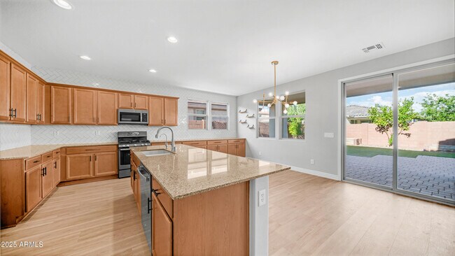 Building Photo - 4349 S Helix