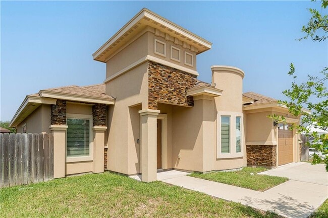 Building Photo - 2912 Fuerte Ave