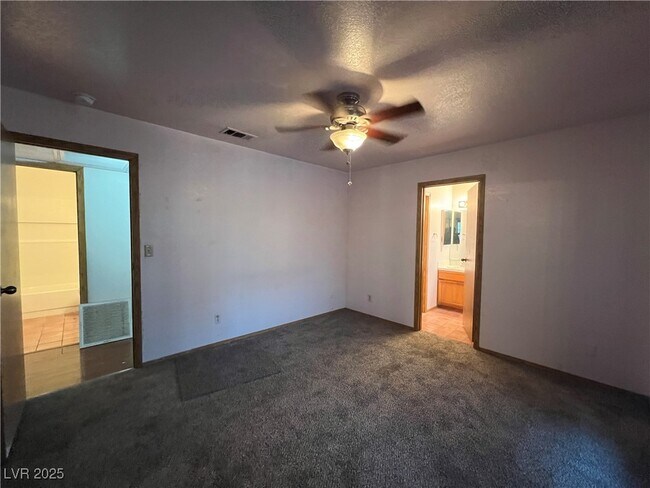 Building Photo - 5070 Jeffreys St