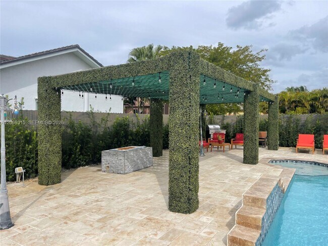 Building Photo - 6790 SW 105th Ave