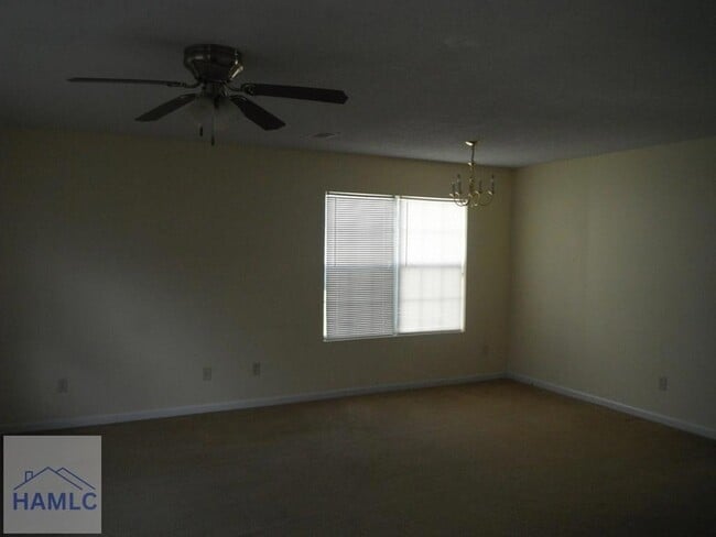 Building Photo - 1100-8A Pineland Ave