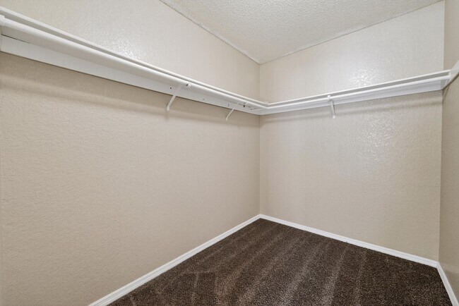 Building Photo - 2 Spacious Bedroom Diamond Bar Condo for L...
