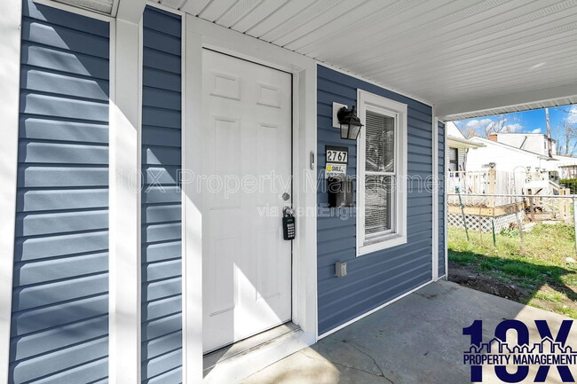 Building Photo - 2767 Hiawatha St