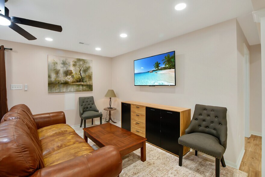 Building Photo - 12614 Bay Tree Way