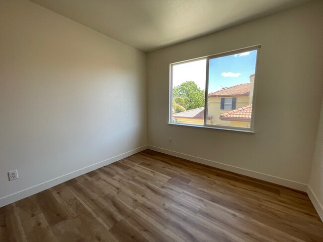 Bedroom 3 - 1944 Mokelumne Dr