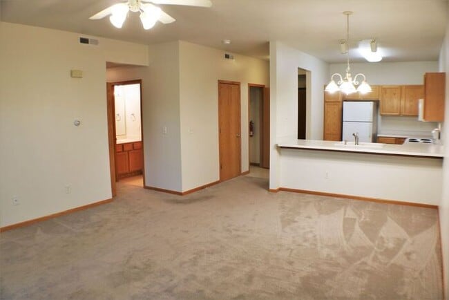 Building Photo - $1,215 | 2 Bedroom, 2 Bathroom CONDO | Designed for Ages 55+ | PET Friendly* | Available for Nove...