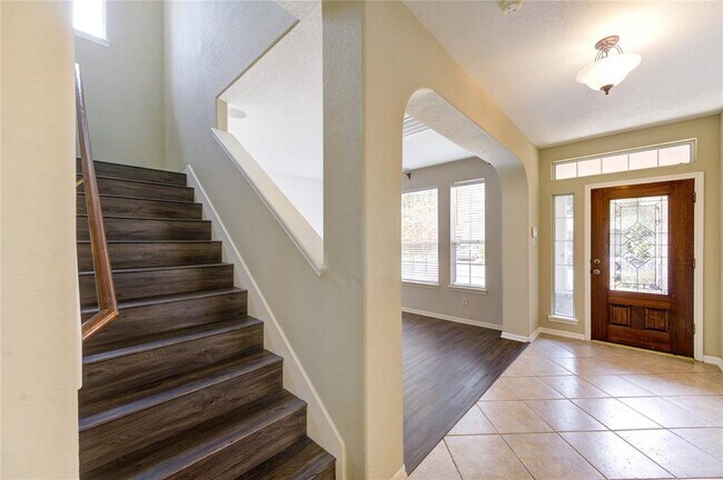 Building Photo - 6114 Breezy Hollow Ln