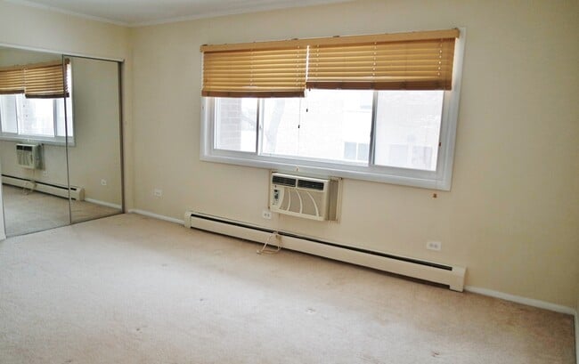 Building Photo - 10369 Dearlove Rd