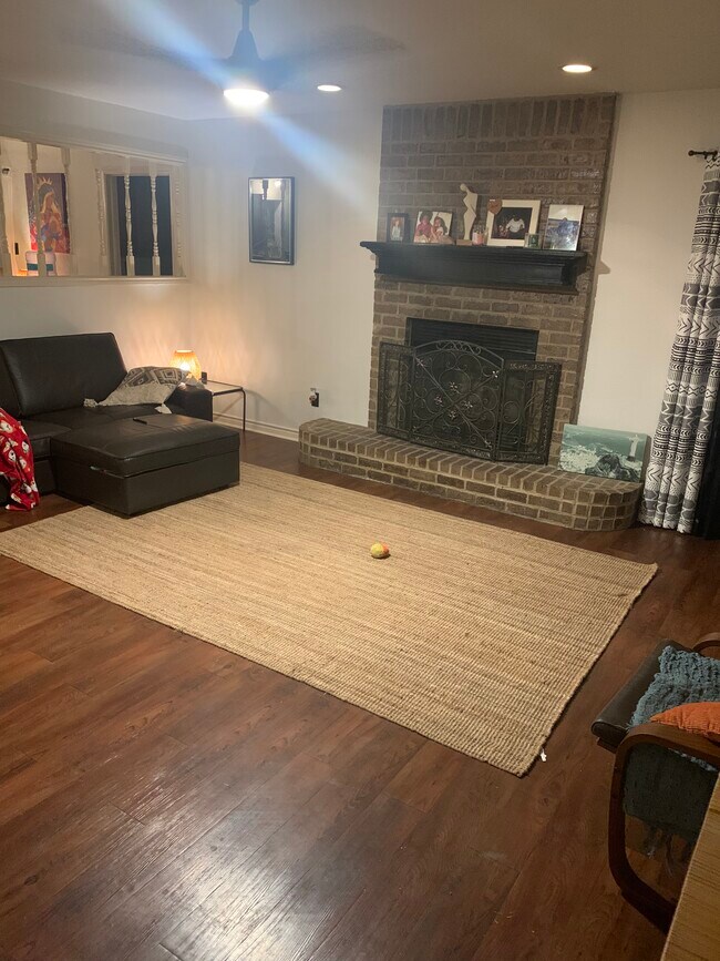 Building Photo - 115 Pearson Ln