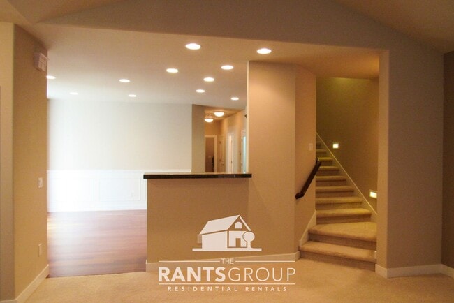 Building Photo - Spacious Single-Family Home in Olympia’s I...