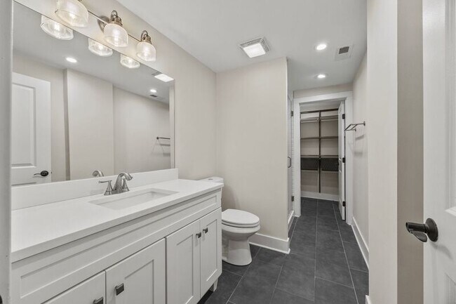 Building Photo - 1185 Gustavus Ln