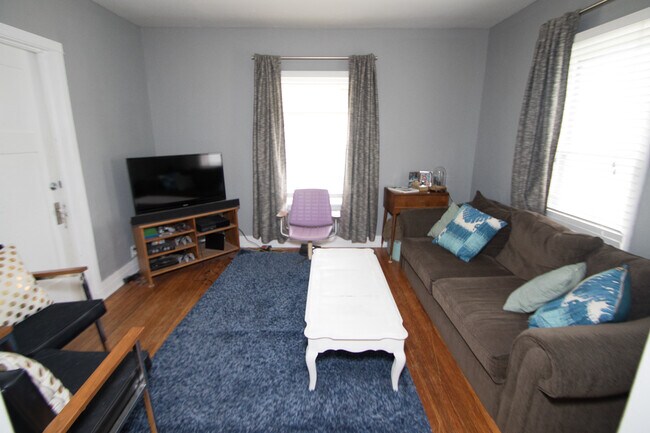 Building Photo - 416 Cantwell Ct