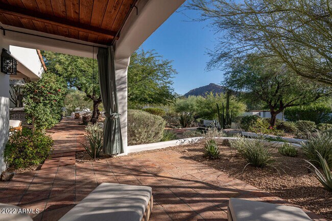 Building Photo - 6723 N Desert Fairways Dr