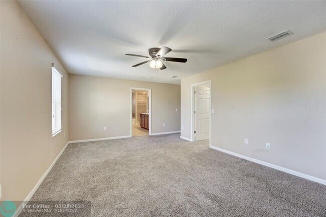 Building Photo - 1566 Lexington Square SW
