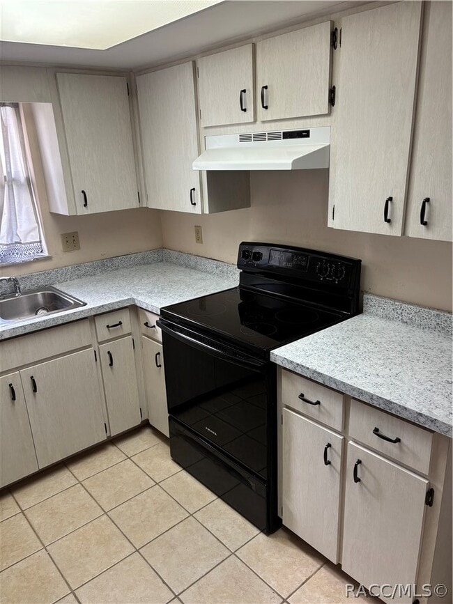 Building Photo - 57 Chinaberry Cir