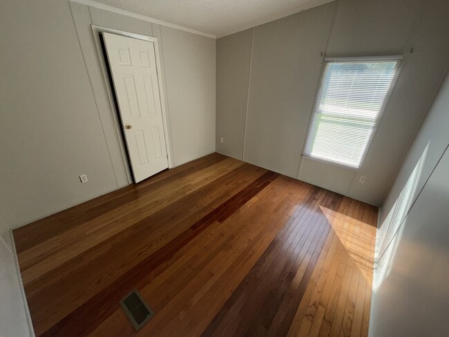 Building Photo - 144 Cassidy Ln