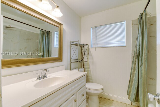 Building Photo - 5160 SW 40th Ave