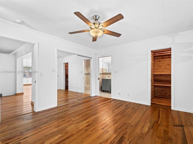 Building Photo - 2021 N 52nd Ave