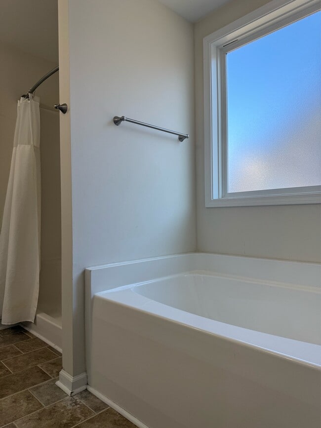 Building Photo - 207 Craftsman Dr