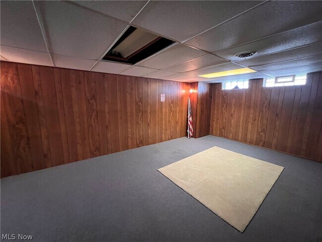 Building Photo - 3006 Torrington Ave