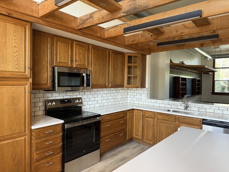 Building Photo - 249 N Athenian Ave