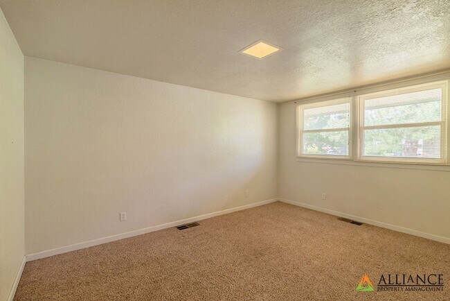 Building Photo - 1510 College Ave