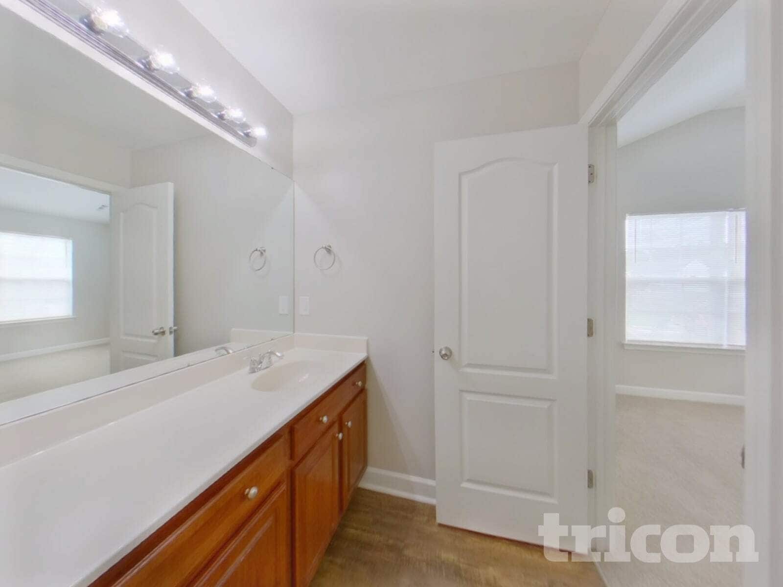 Building Photo - 506 Glencroft Dr