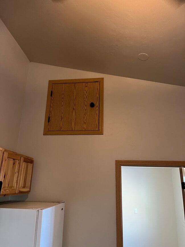 Building Photo - 174 Valley View Dr