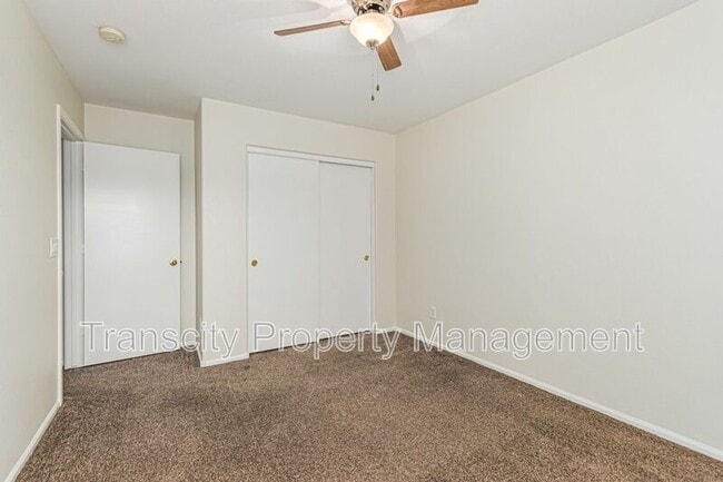 Building Photo - 8528 S 49th Ln