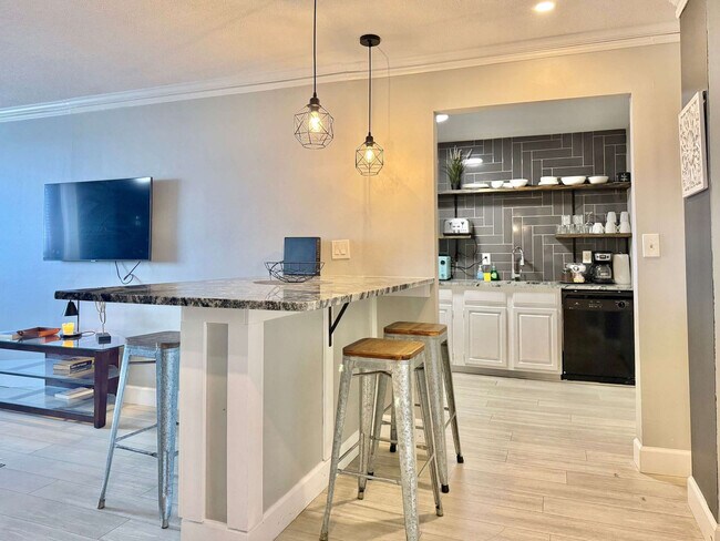 Building Photo - 215 Piedmont Ave NE