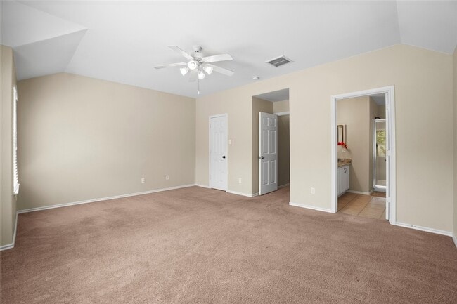 Building Photo - 15 Blue Creek Pl