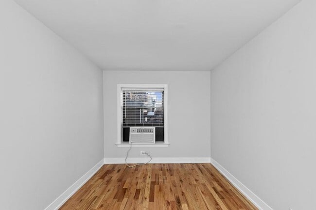 Building Photo - 1 bedroom in Chicago IL 60614