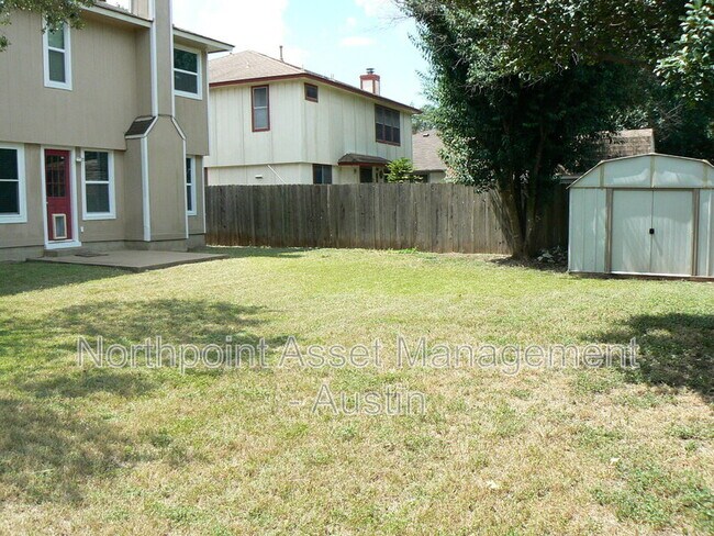 Building Photo - 1701 Yucca Ln