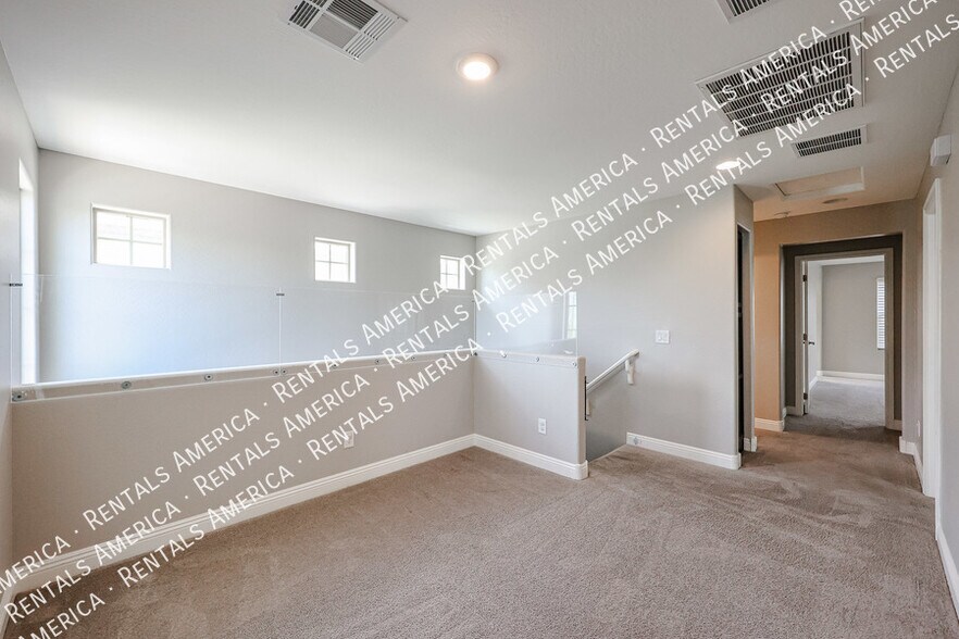 Building Photo - 263 N 69th Pl