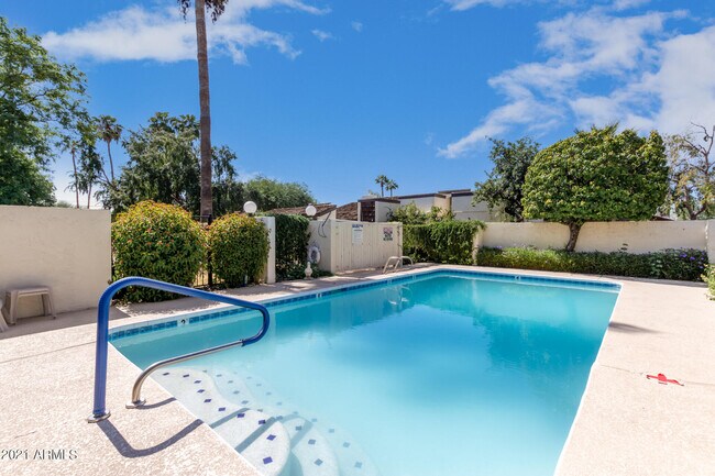 Building Photo - 6735 N 16th Pl