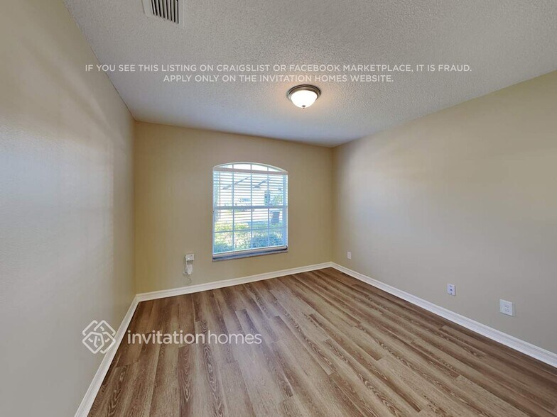 Building Photo - 14149 Castle Rock Dr