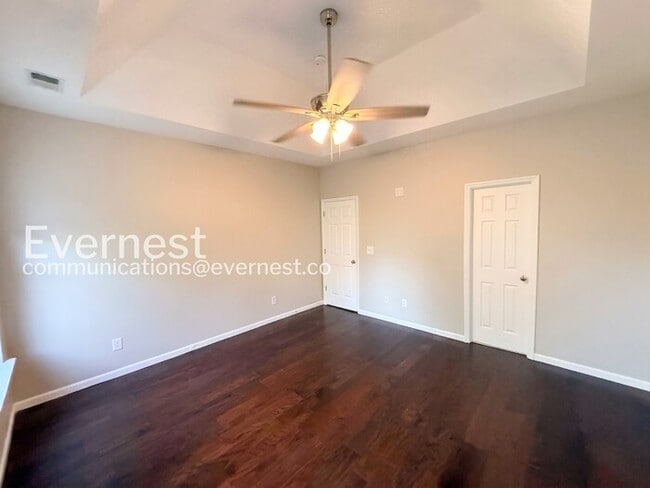 Building Photo - 3-Bed/2-Bath Home with Fenced Yard/Available Now!