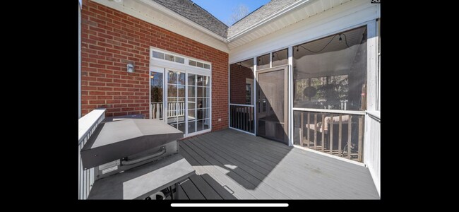 Building Photo - 100 Shores Edge Dr