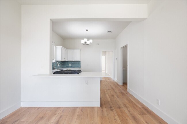 Building Photo - 4710 Ave S