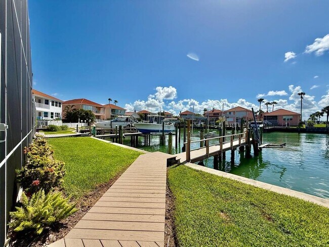 Building Photo - 1605 Sand Key Estates Ct