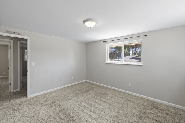 Building Photo - 1033 Turley Dr