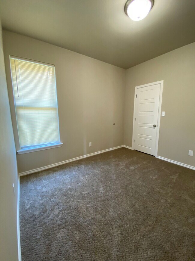 Building Photo - 3/2/2 in Frenship ISD!