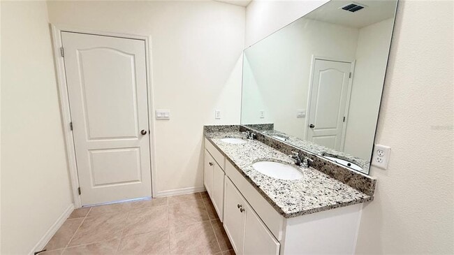 Building Photo - 1003 Cascade Dr