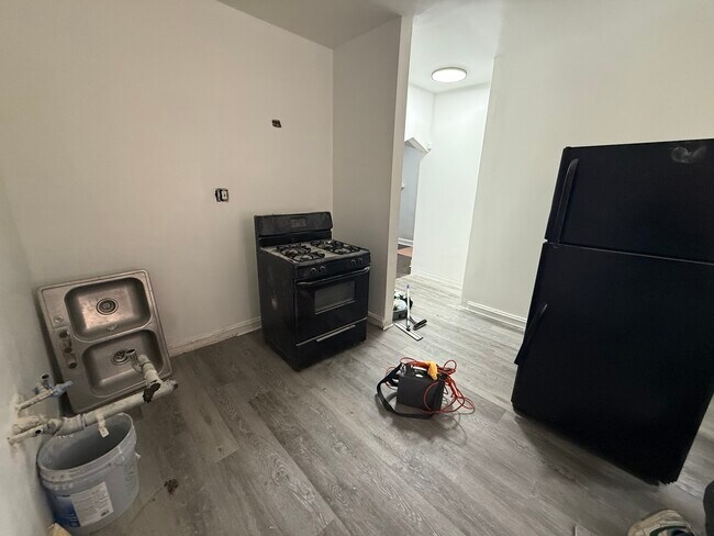 Building Photo - 5248 S Drexel Ave