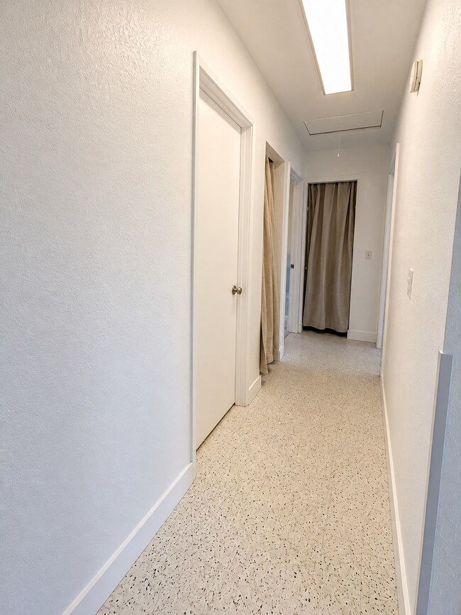 Building Photo - 71810 El Paseo Dr