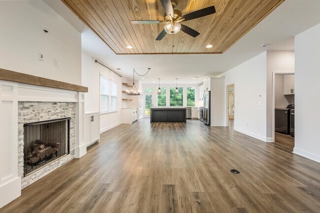 Building Photo - 3809 Ardmore Ln