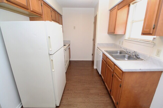 Building Photo - Convenient Southwest Pensacola Living — 3BR Home with Open Floor Plan, Private Fenced Yard & Easy...