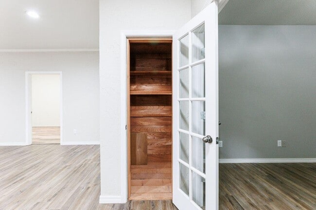 Building Photo - 5811 11th Pl