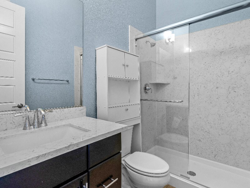 Building Photo - 325 Eagle Creek Ct